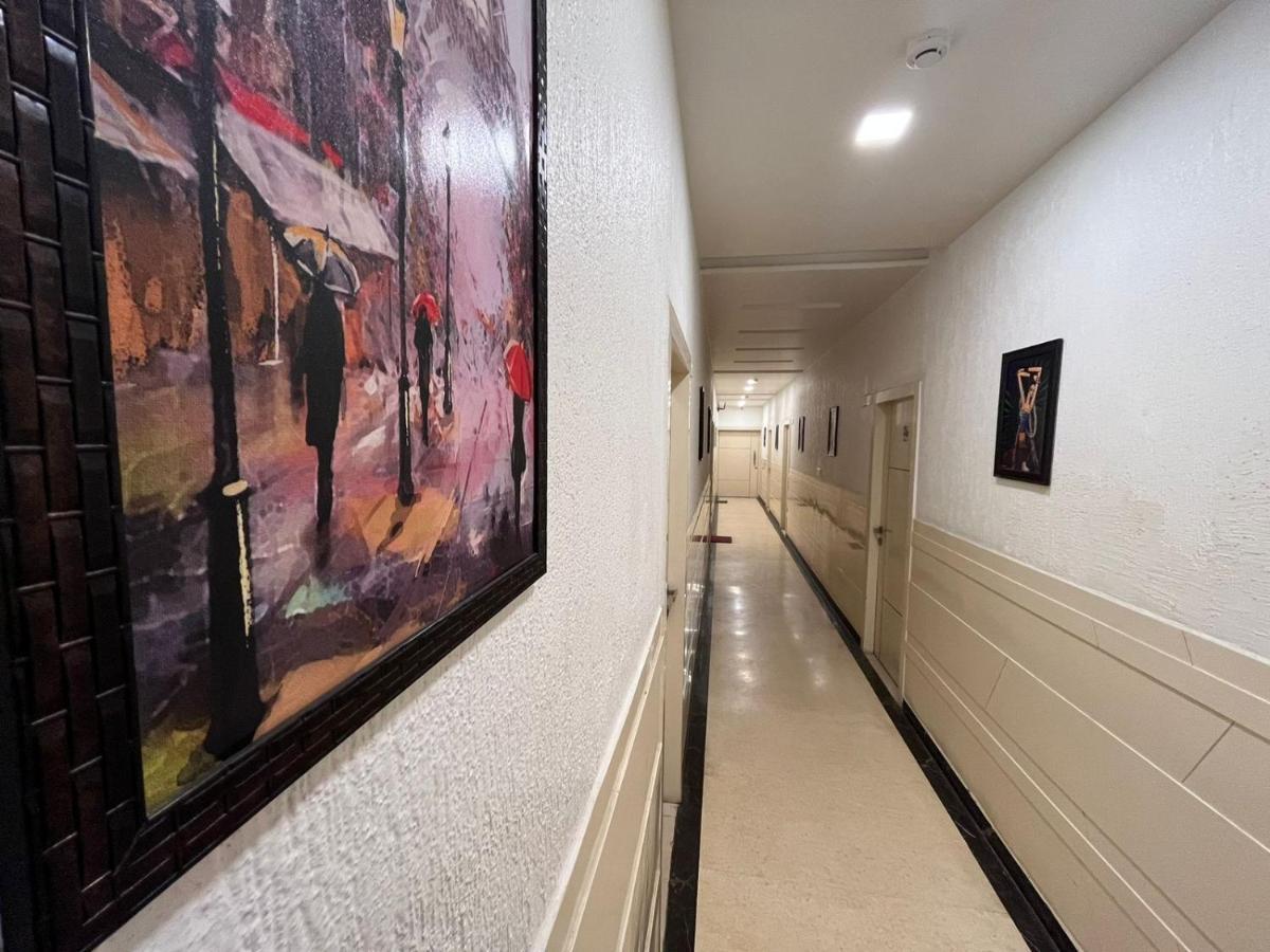אגרה Hotel Sahib'S Red Carpet - Family & Corporate Hotel Chain מראה חיצוני תמונה