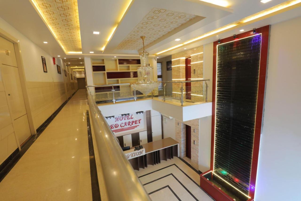 אגרה Hotel Sahib'S Red Carpet - Family & Corporate Hotel Chain מראה חיצוני תמונה