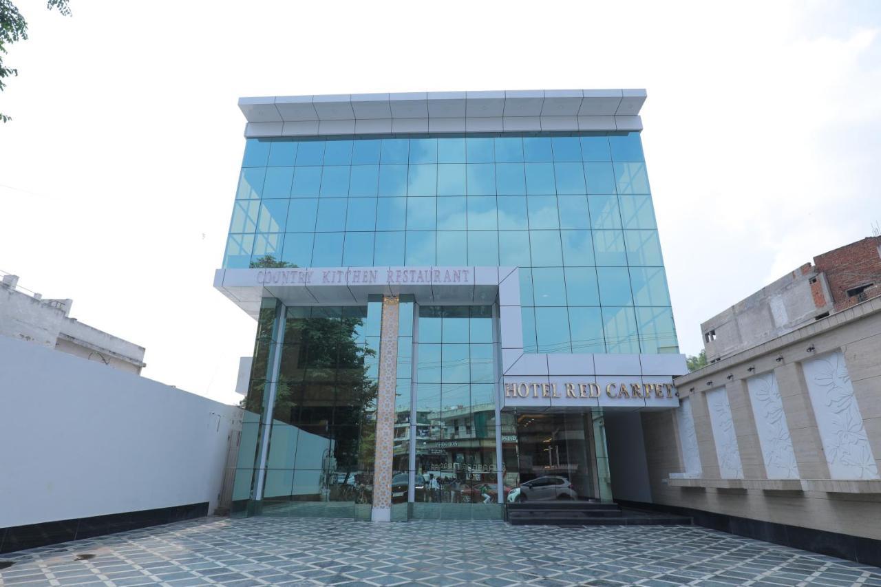 אגרה Hotel Sahib'S Red Carpet - Family & Corporate Hotel Chain מראה חיצוני תמונה