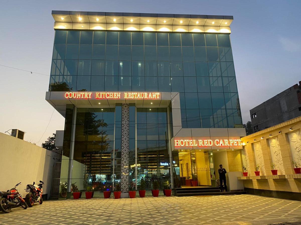 אגרה Hotel Sahib'S Red Carpet - Family & Corporate Hotel Chain מראה חיצוני תמונה