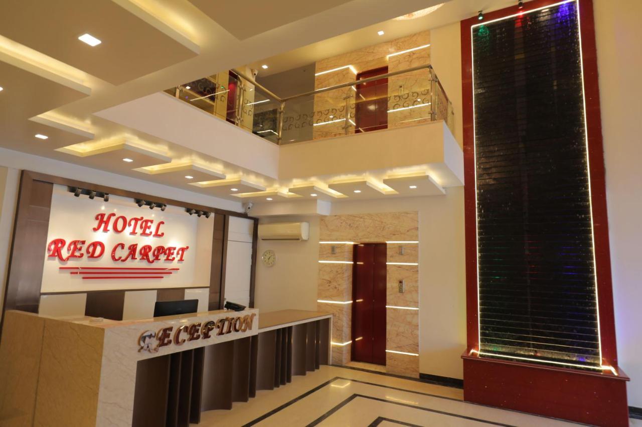 אגרה Hotel Sahib'S Red Carpet - Family & Corporate Hotel Chain מראה חיצוני תמונה