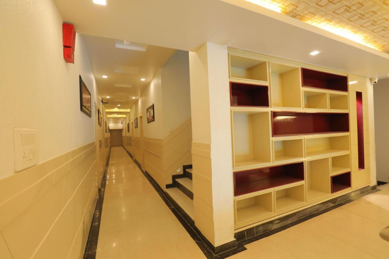 אגרה Hotel Sahib'S Red Carpet - Family & Corporate Hotel Chain מראה חיצוני תמונה